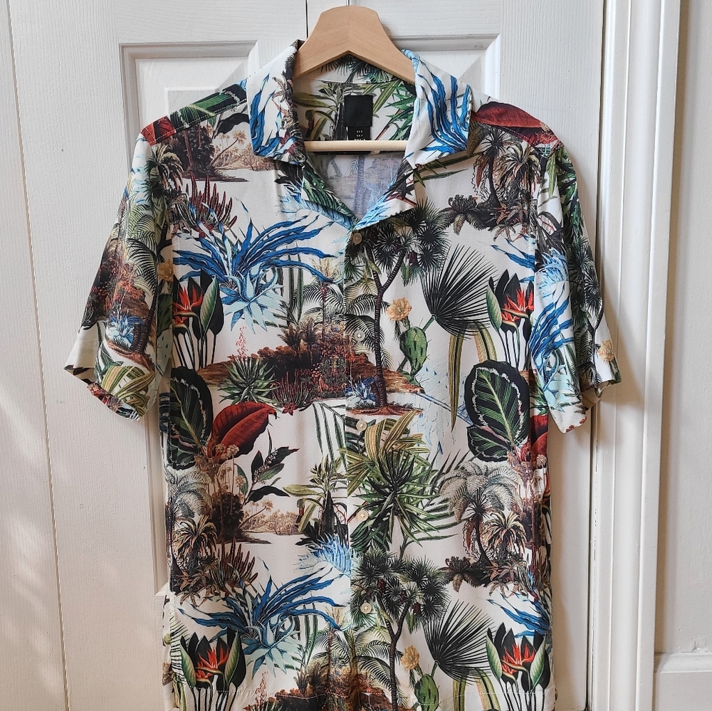 H&M patterned resort short-sleeve shirt